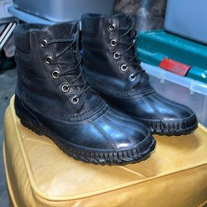 Mens Sorel size 9 Cheyanne boots-black